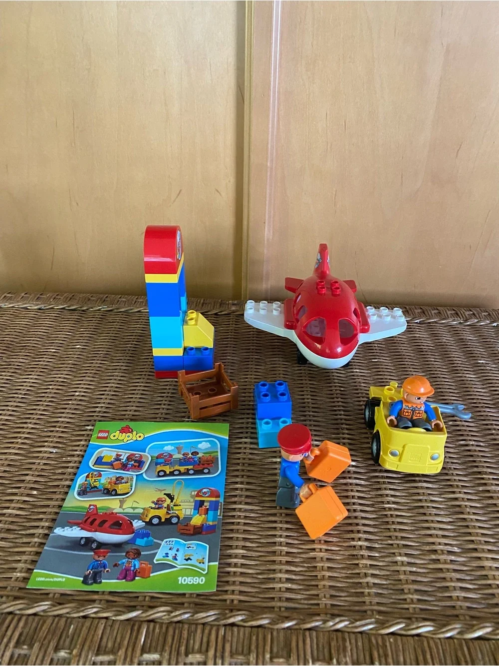 LEGO DUPLO 10590 Airport Set incomplete w/ Airplane Pilot Luggage Manual
